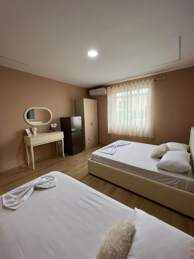 Miqt Guest House Shkodra Exterior foto